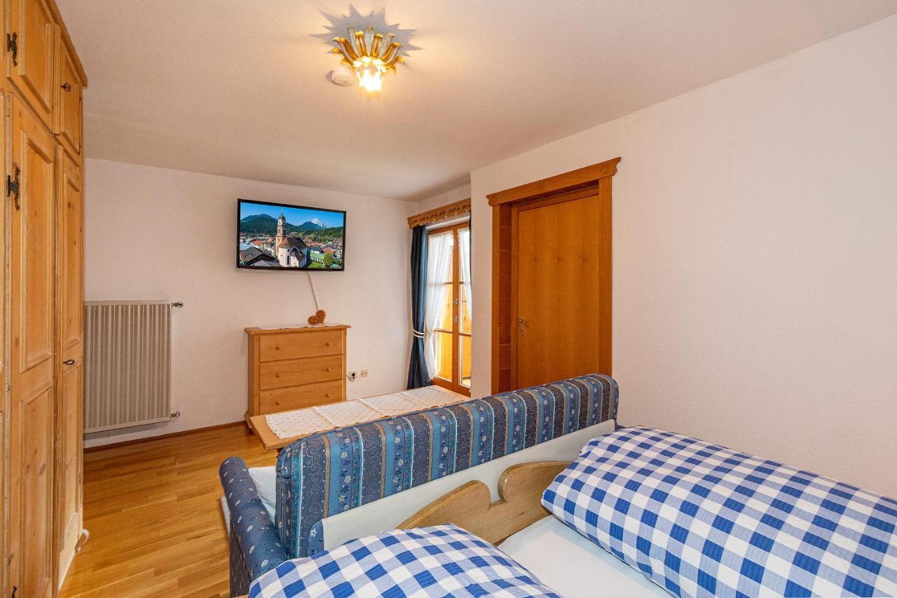 Beim Gschdoaga Apartment Mittenwald Luaran gambar
